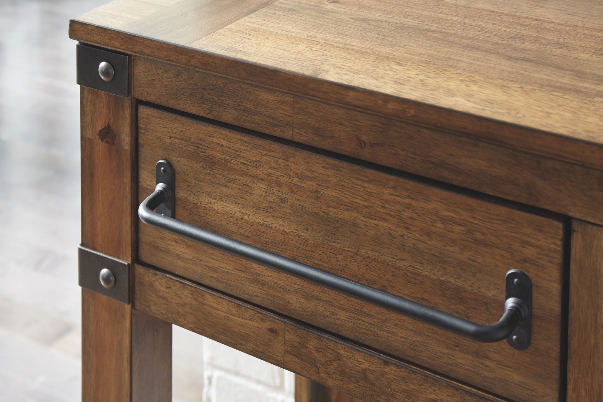 Roybeck - Accent Cabinet - Light Brown / Bronze