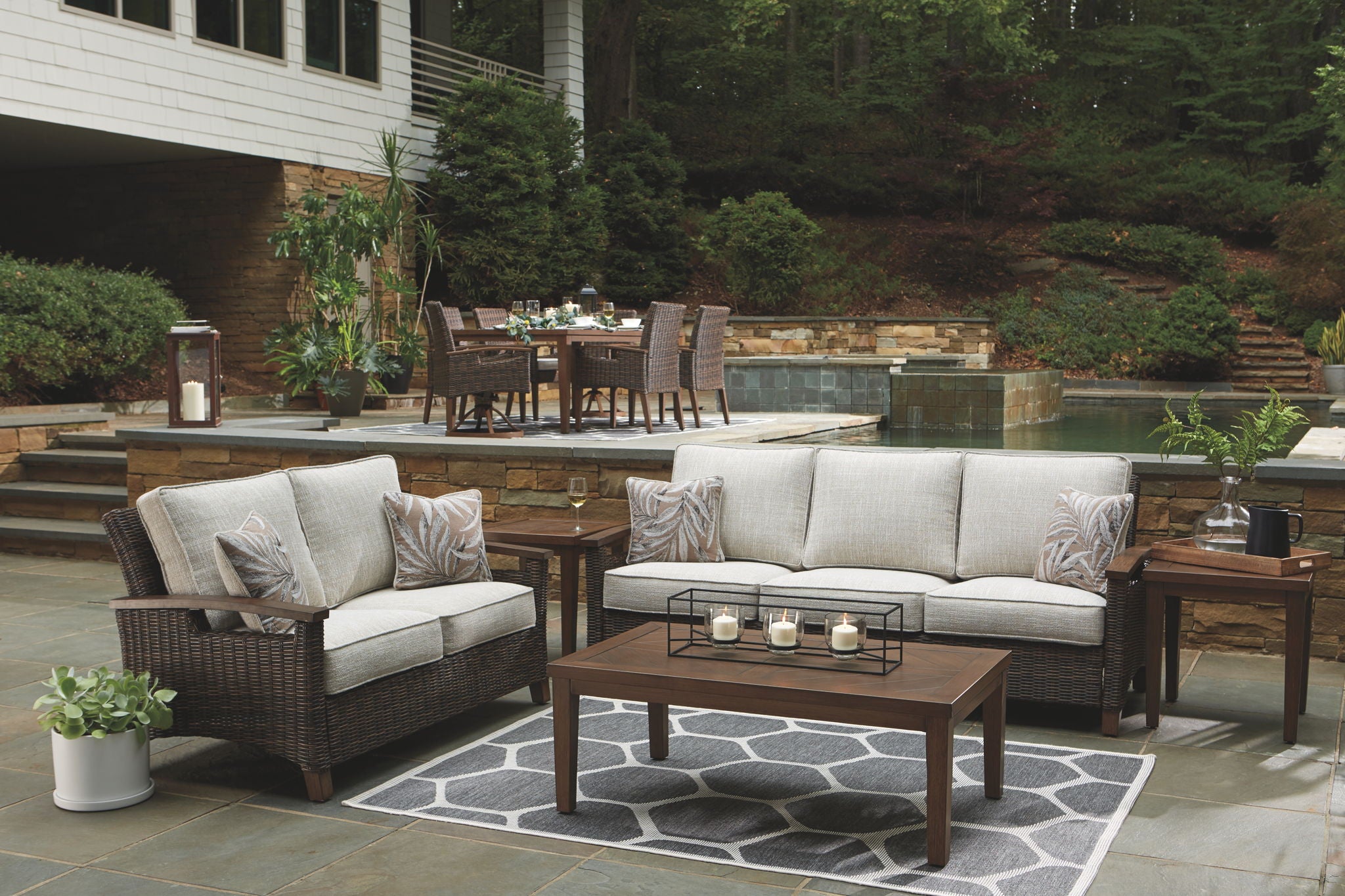 Paradise Trail - Sofa with Cushion - Medium Brown