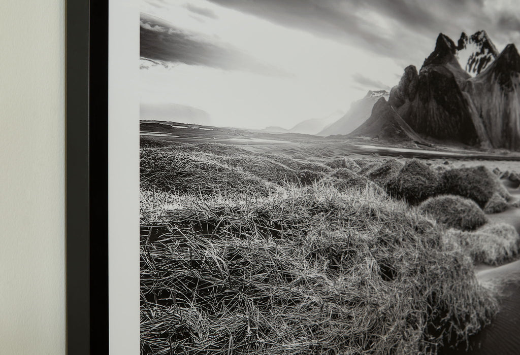 Delstone - Wall Art - Black / White