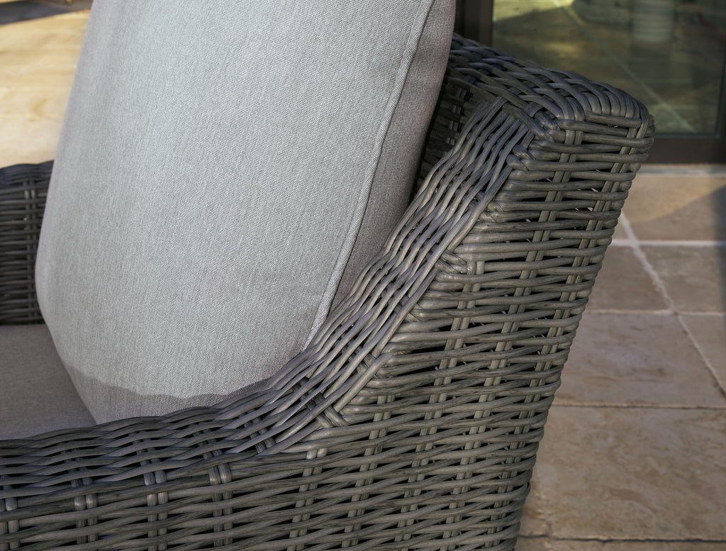 Elite Park - Swivel Lounge w/ Cushion - Gray