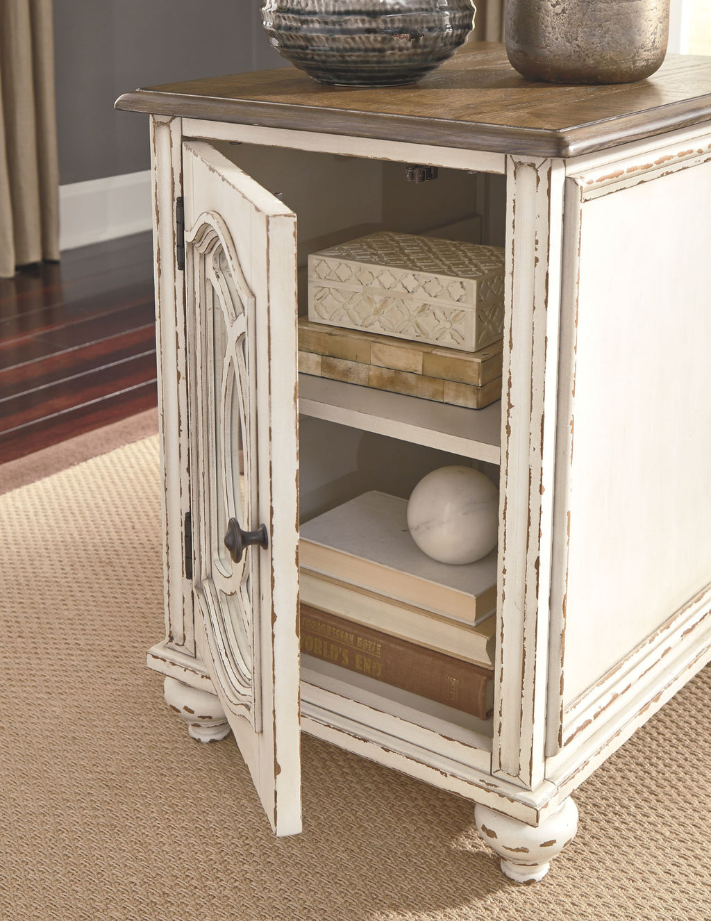 Realyn - Chair Side End Table - Insert Mirror - White / Brown