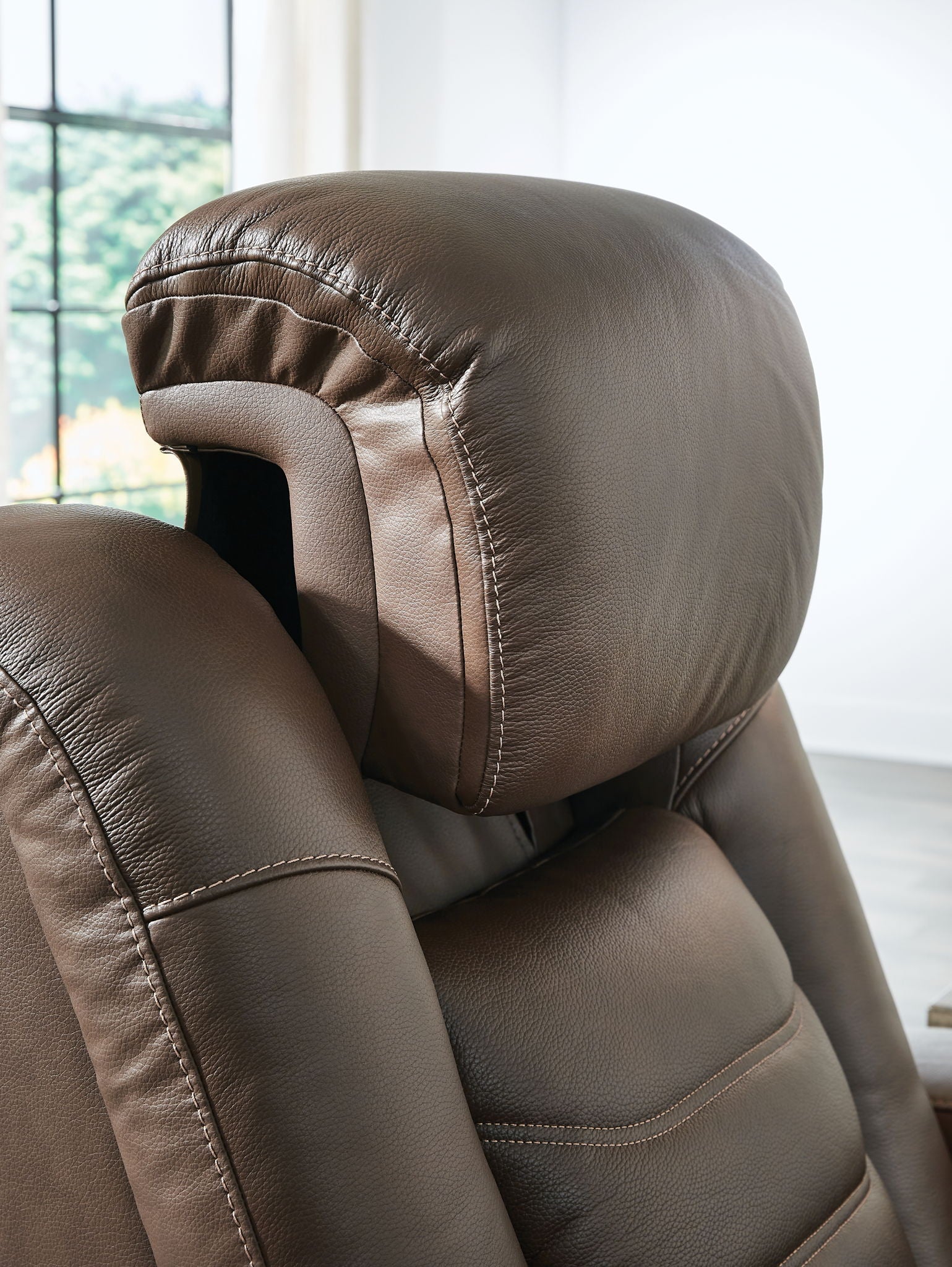 High Impact - Power Recliner / Adj Headrest - Tobacco