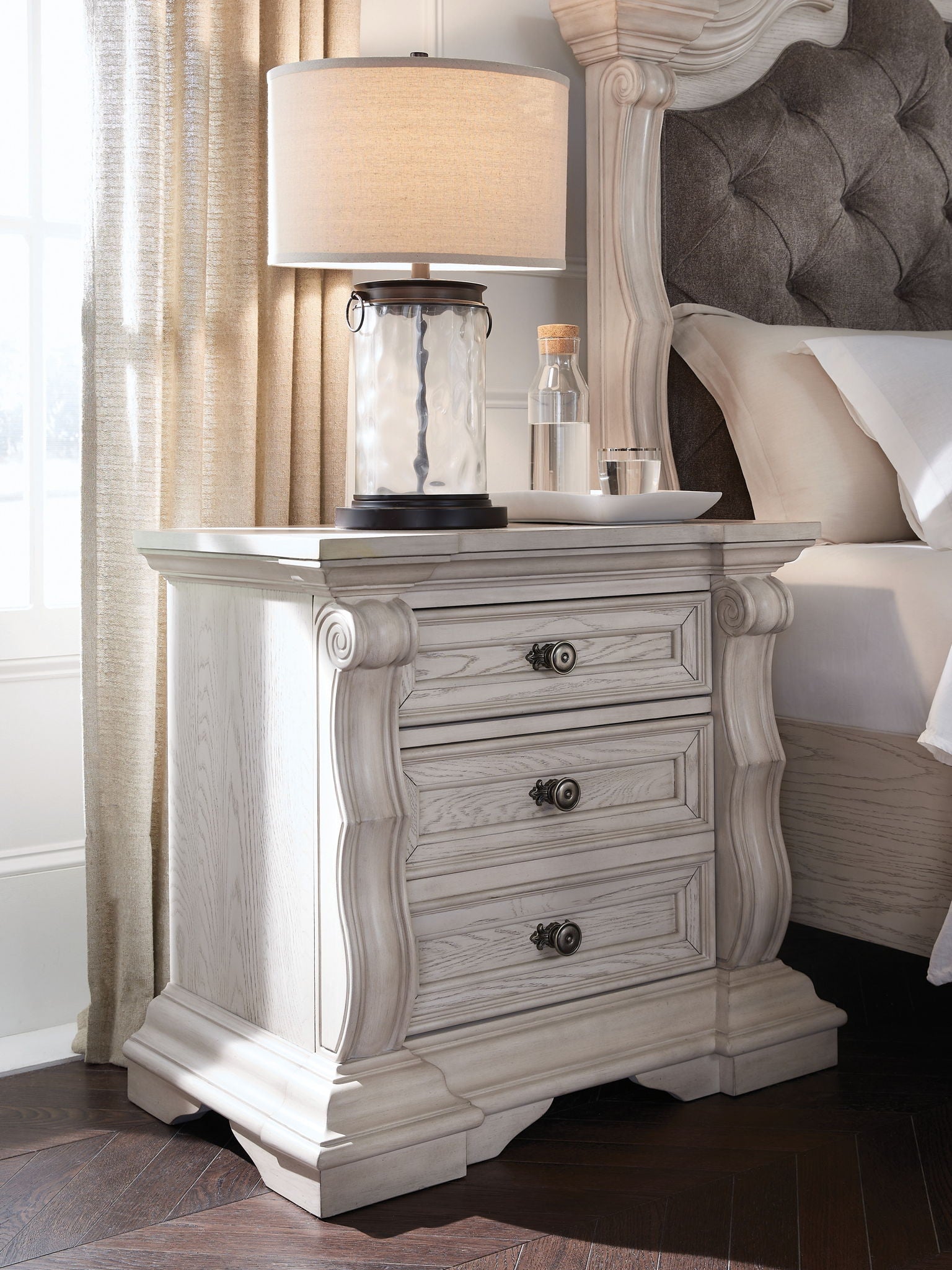 Bruchandi - Three Drawer Night Stand - Antique White