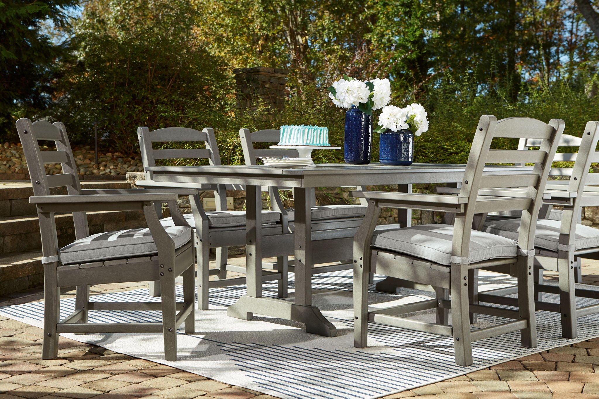 Visola - RECT Dining Table w/Umb OPT - Gray