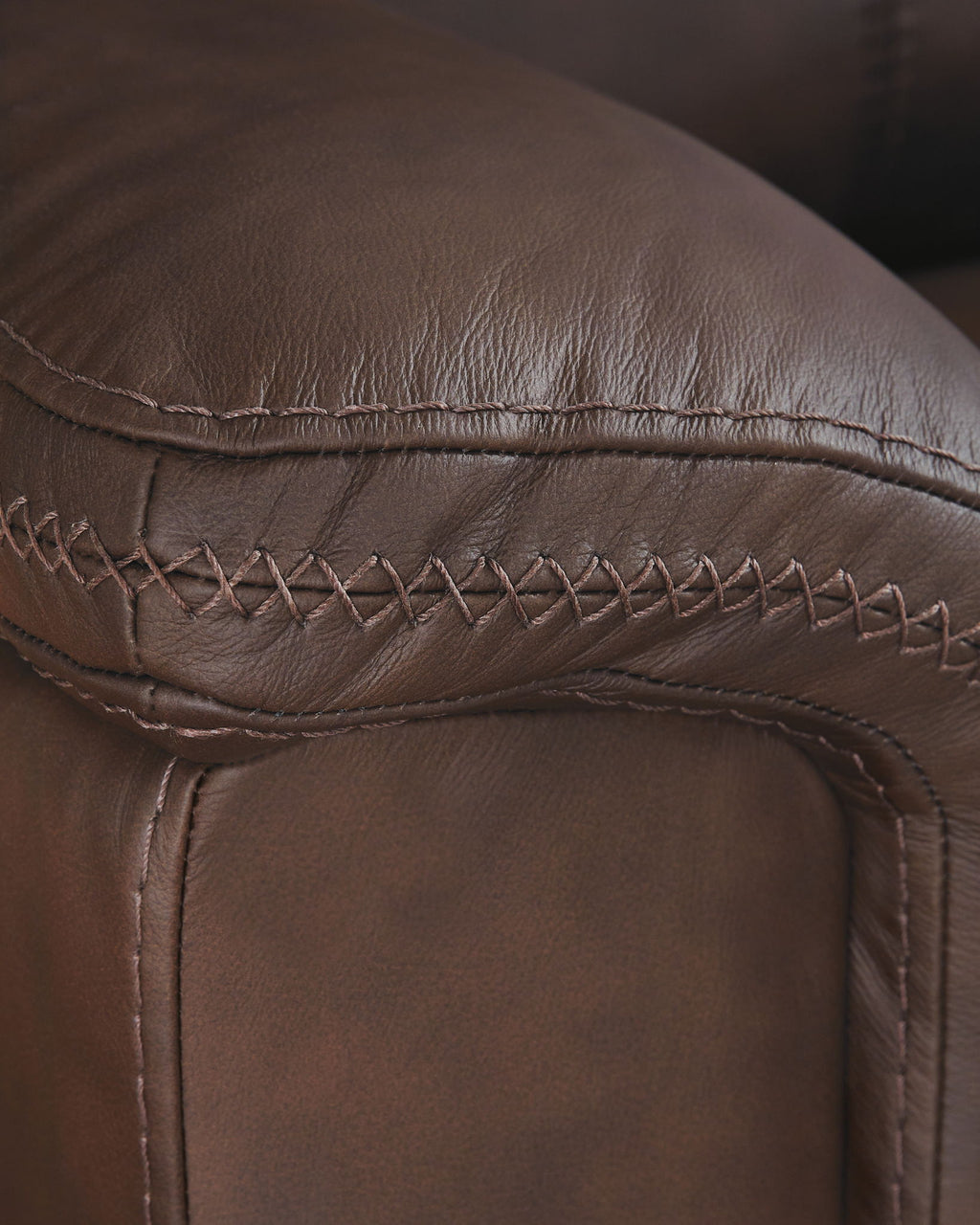 Bleckley - Power Reclining Loveseat With Console / Adjustable Headrest