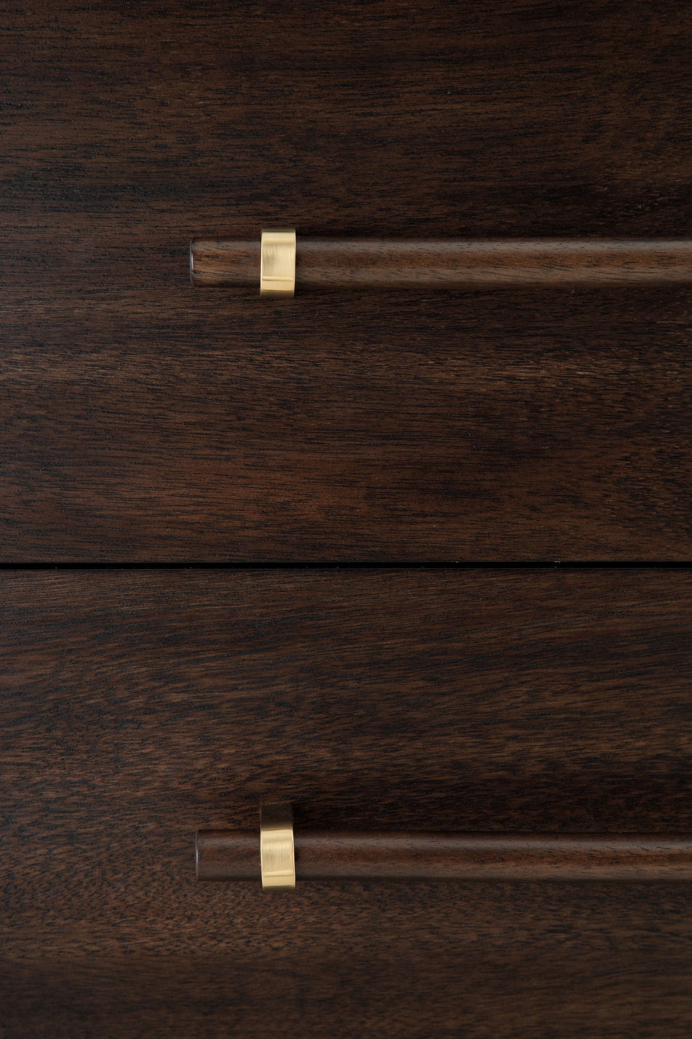 Dantenton - Five Drawer Chest - Merlot