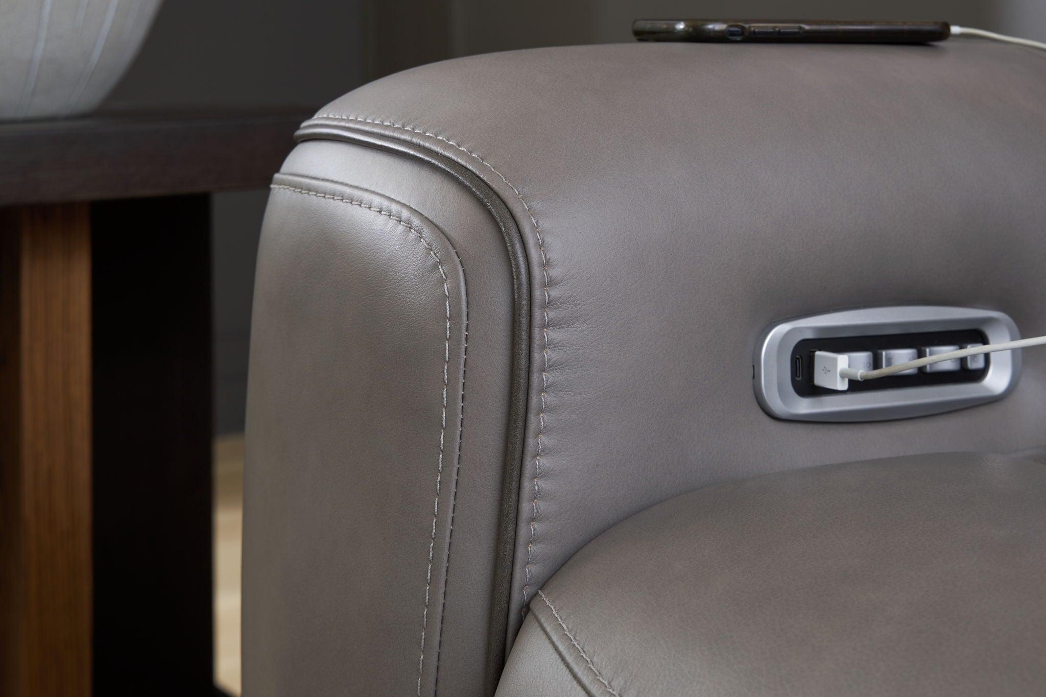 5Z-Comfort - Relaxation - Power Reclining Sofa With Adj Headrest
