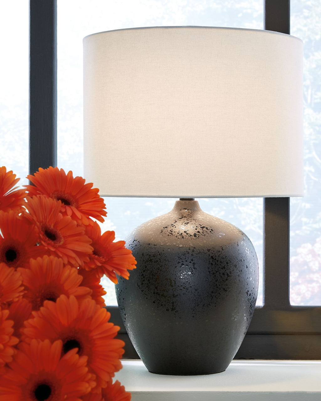 Ladstow - Ceramic Table Lamp  - Black
