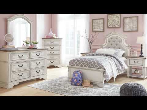 Realyn - Five Drawer Chest - White / Brown / Beige