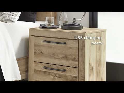 Hyanna - Panel Bed